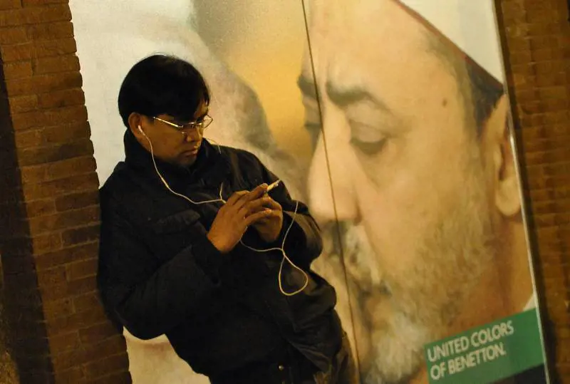 Il Papa porta i baci Benetton in tribunale