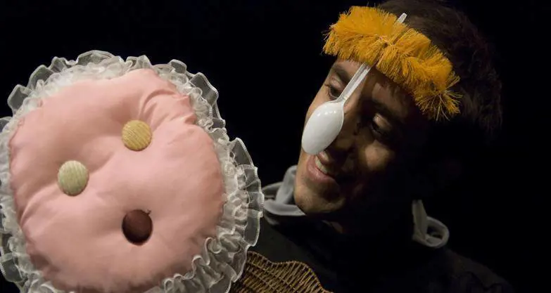 Teatro, shopping e dibattiti nella domenica delle famiglie