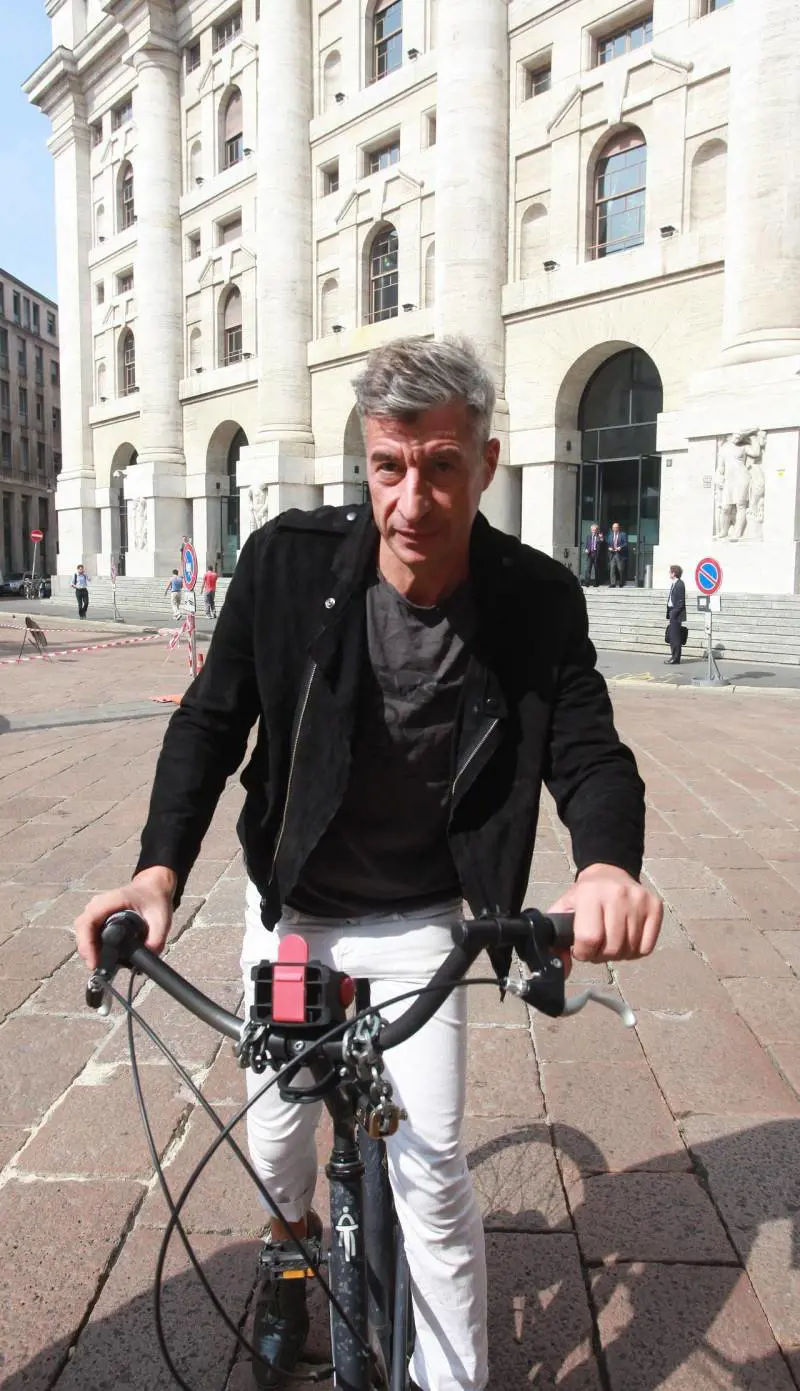 Ambrogini doro: Cattelan paga labbraccio di Boeri