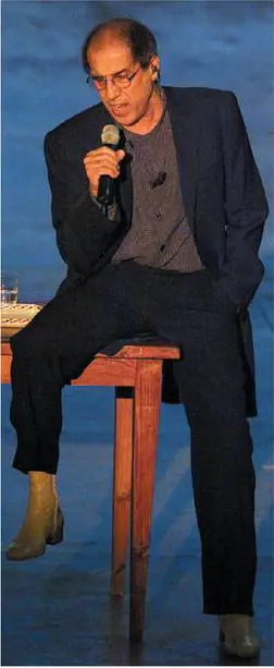 Celentano canta lo spread  e come al solito va in default