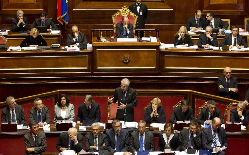 Senza la politica i tecnici si sono incartati