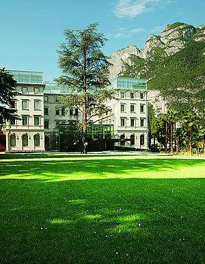 A Riva del Garda l’hotel Lido Palace torna allo splendore degli Asburgo