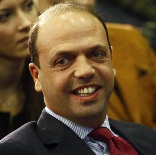 Silvio ricuce con Bossi Alfano da Monti per l’ok