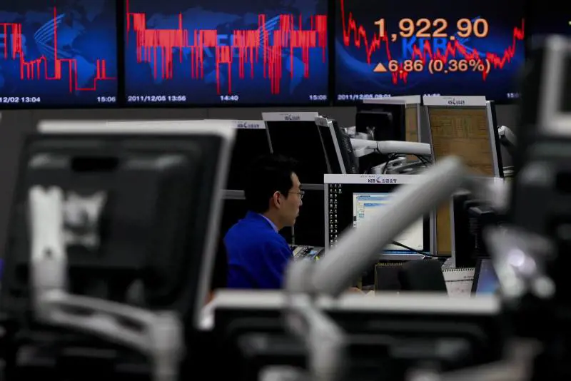 S&P spaventa l'Europa: Borse ancora in ribasso  Merkel: andiamo avanti