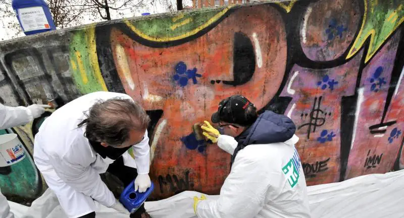 Un «giorno di pulizia» anti degrado e graffiti