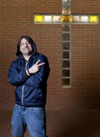 I genitori volevano abortire Padre Nike adotta il nascituro