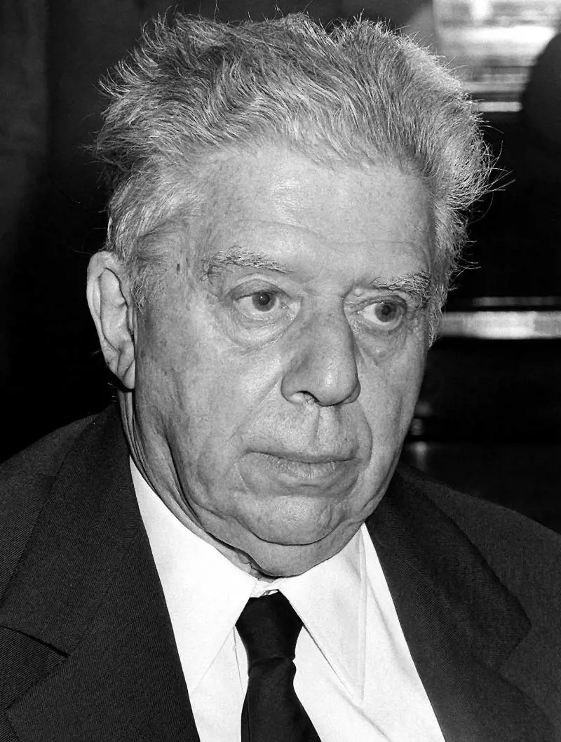 Regione contro la Treccani per lesclusione di Montale dalla lista dei «grandi»