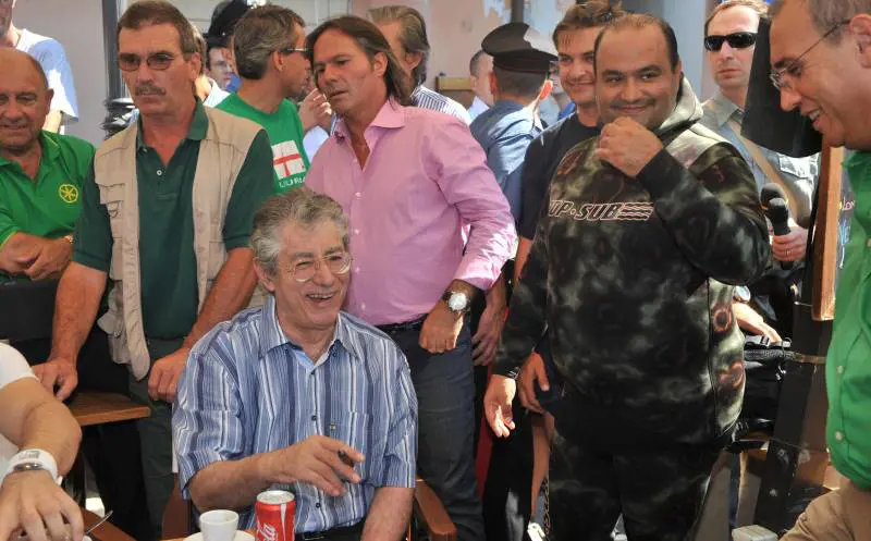 La Lega punta sui fondi neri:  meglio i titoli africani dei Bot