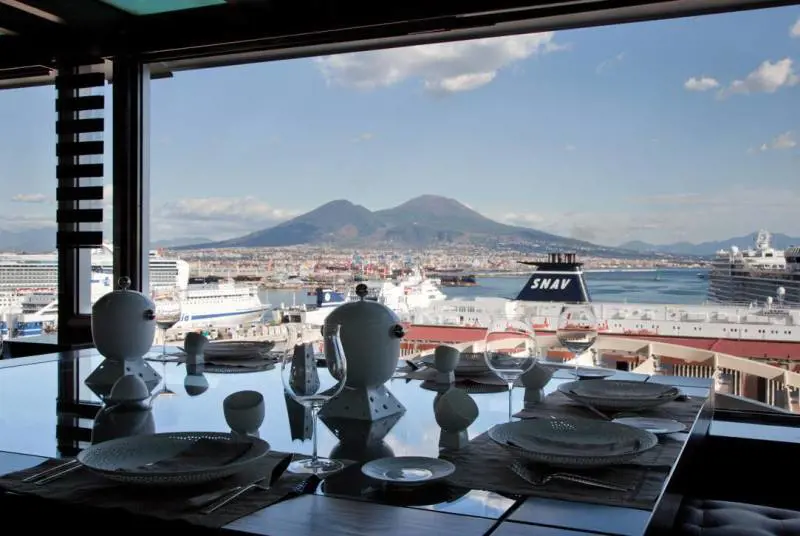 Brunch e design con vista sul Golfo
