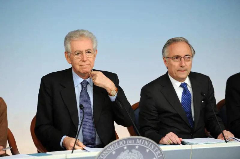 Burocrazia e regole rigide:  varate le semplificazioni Partono i tagli ai ministeri