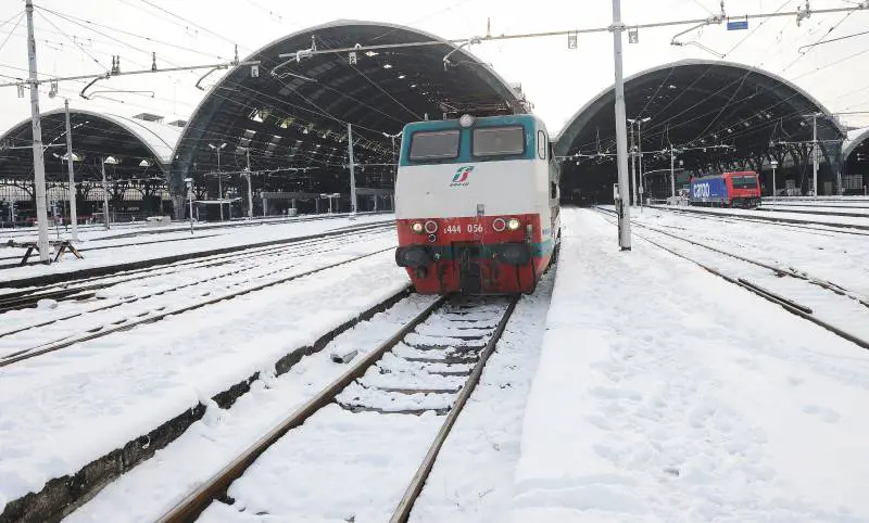 "Noi abbandonati a congelare sul treno. Modi disumani"