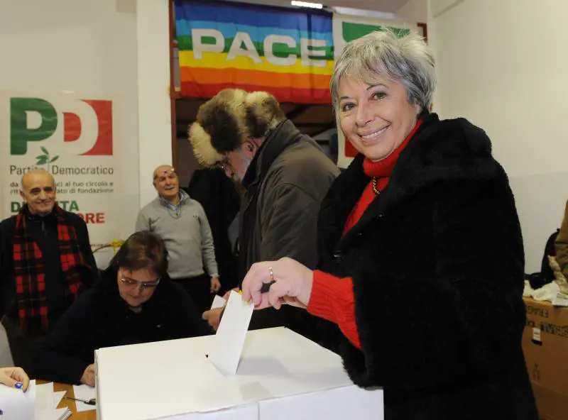 Nuovo crollo alle primarie, il Pd perde pure a Genova:  vince l’outsider di Vendola