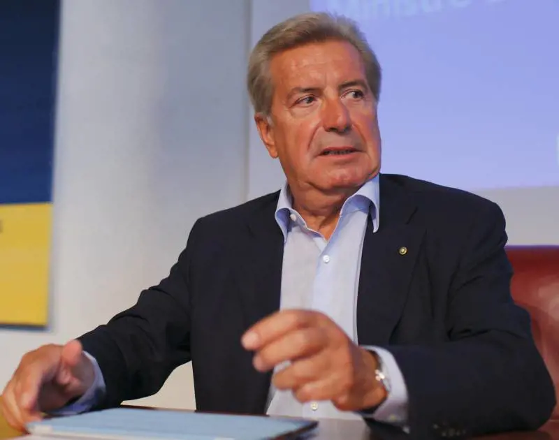 Enel, margini in discesa: pioggia di «downgrading»