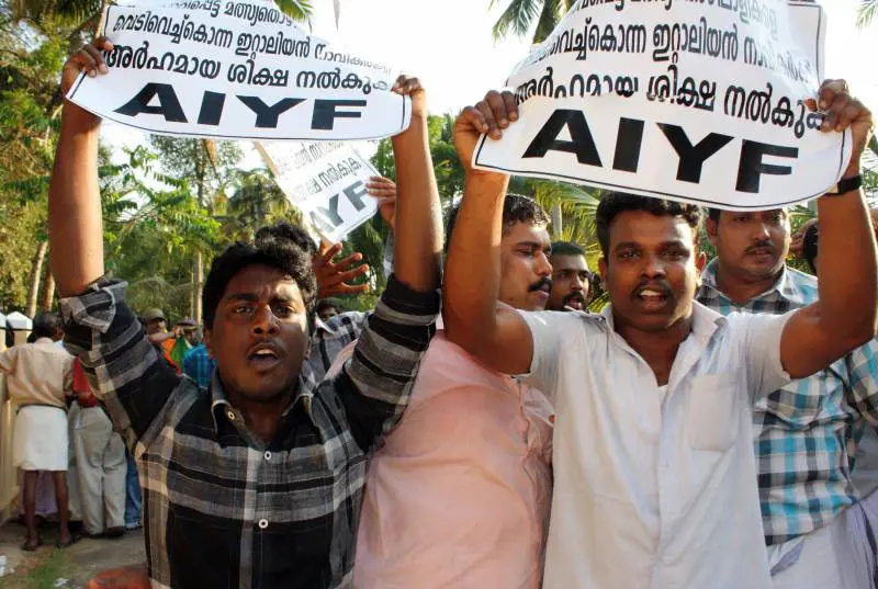 I malumori di Esercito e Marina: la Farnesina ha ceduto allIndia