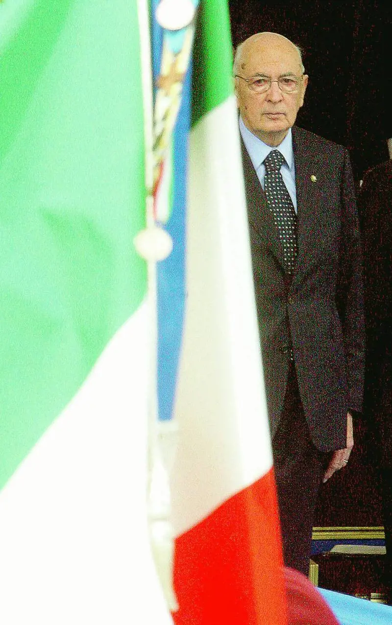 Terzi nella bufera (poco) diplomatica «Dopo questa figuraccia si dimetta»