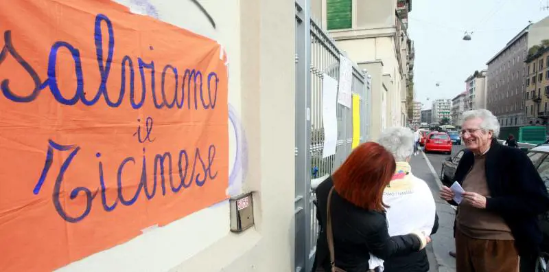 La protesta del Ticinese contro lisola pedonale