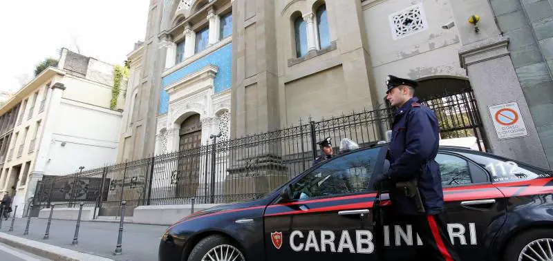 Liceale e integrata, sceglie la guerra santa