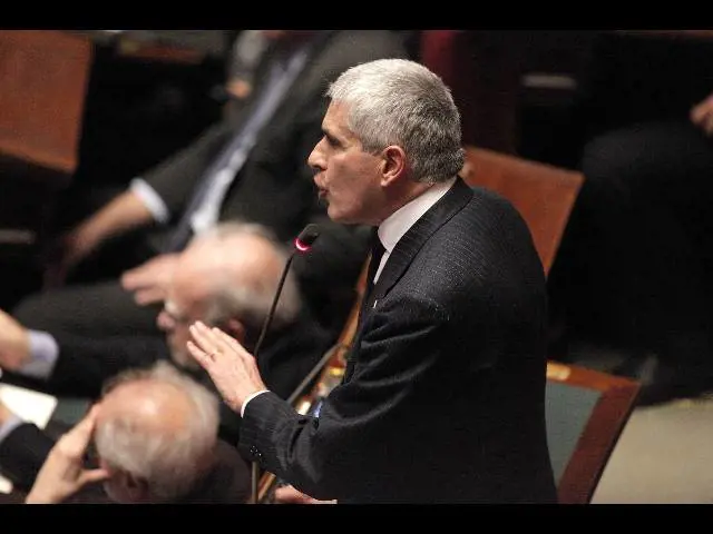 Casini: commissariare la Rai Il Pdl: "Sarebbe illegittimo"