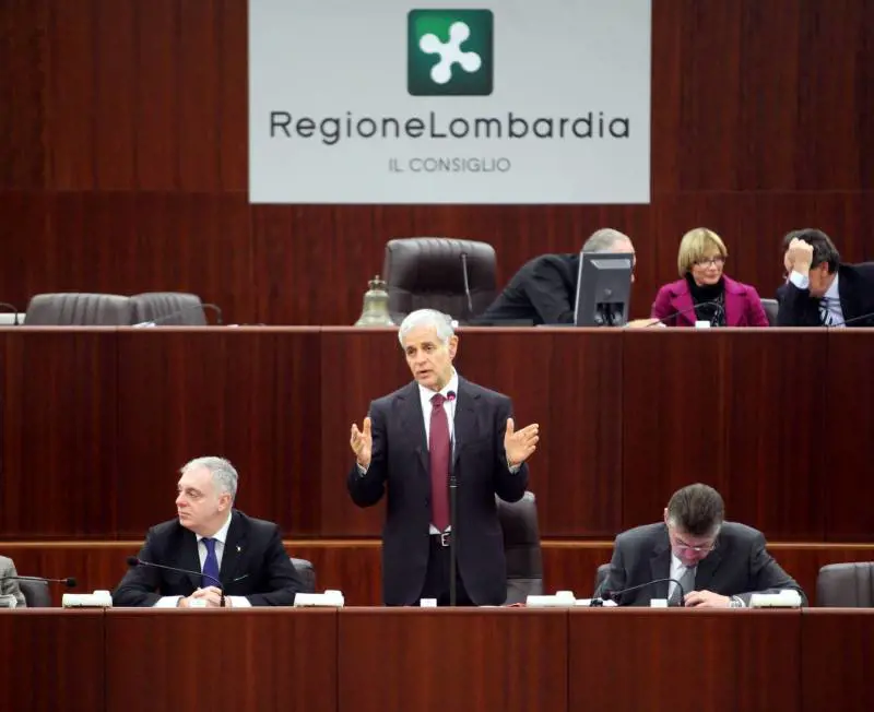 Formigoni: "Ora i partiti riflettano e cambino le regole sui rimborsi"