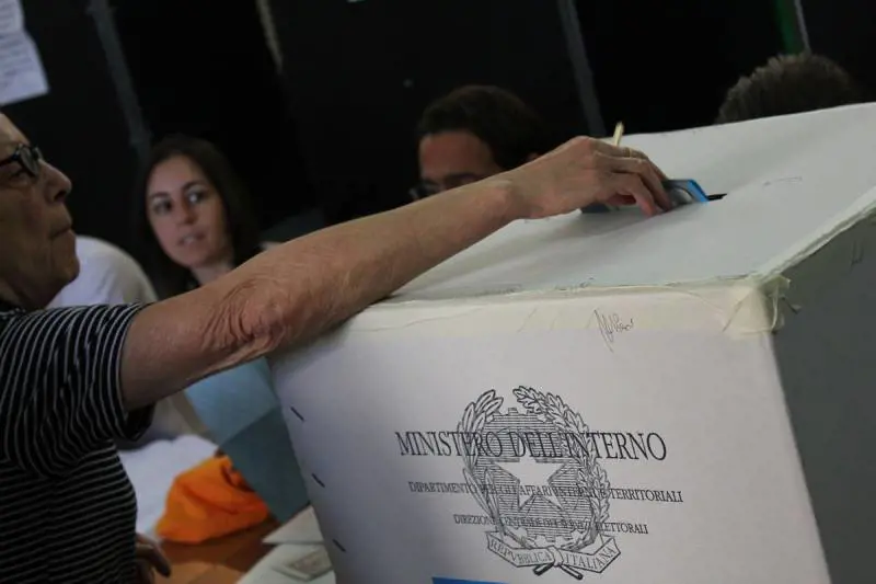 2.810 candidati sindaci tra centenari e parenti vip