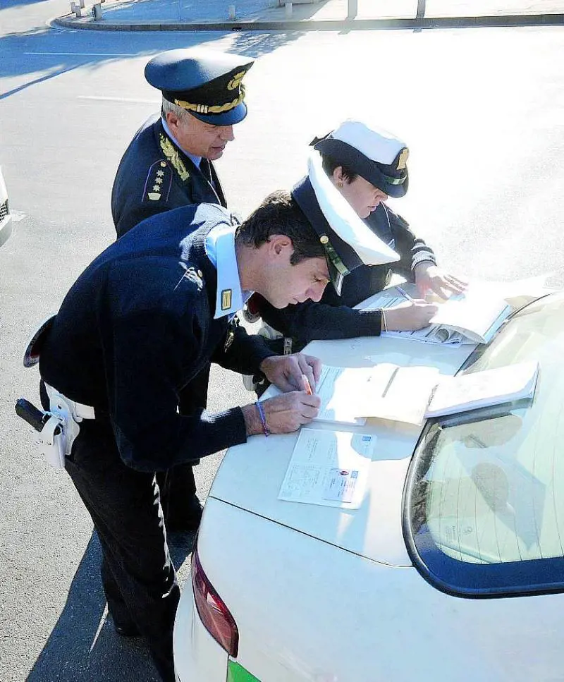 Una stangata dopo laltra: ora i parcheggi