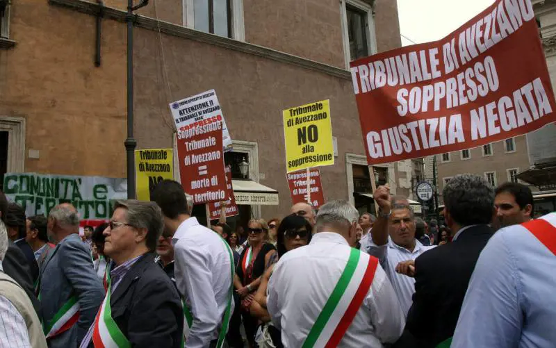 Spending review, sindaci contro i tagli