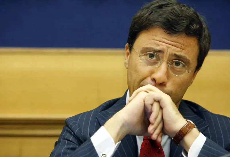 Il dietrofront di Bocchino: "Berlusconi imprescindibile per il centrodestra"