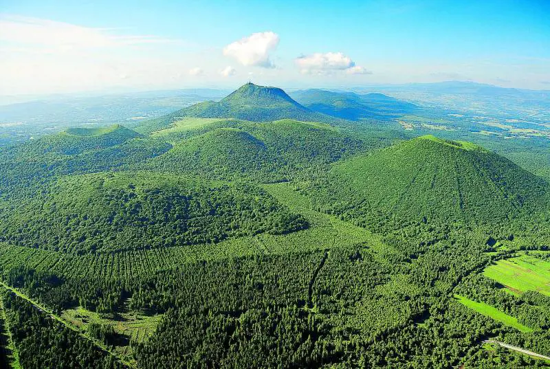 Alla scoperta dei vulcani preistorici tra arte, campagna e antiche tradizioni
