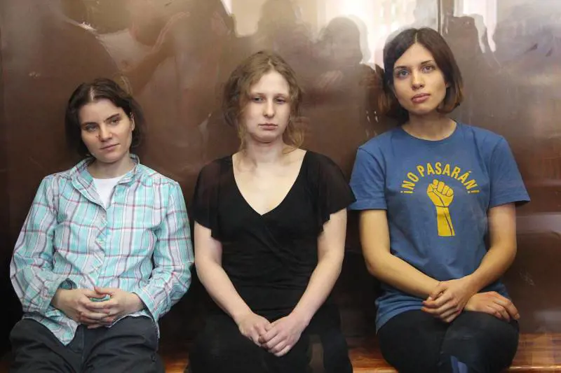 Russia, condannate a due anni di reclusione le Pussy Riot: teppismo a sfondo religioso