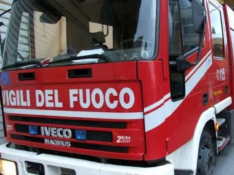 Recanati, cinque pompieri feriti dopo un'esplosione a un silos