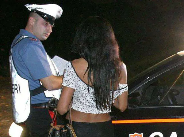 De Magistris: a Napoli quartiere a luci rosse sul modello Amsterdam