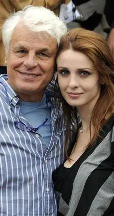 Placido: «Moglie giovane? Sinistra bacchettona»L'attore se la ride