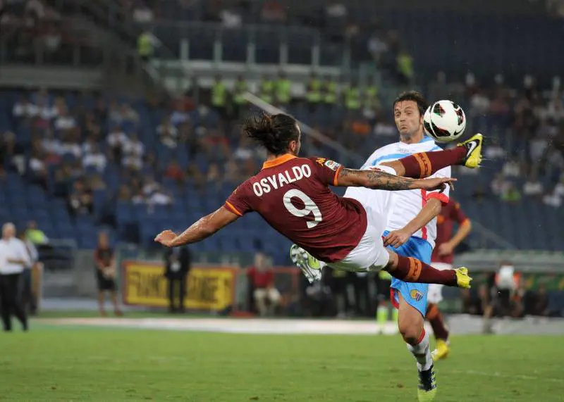 Il grande gol di Osvaldo in rovesciata