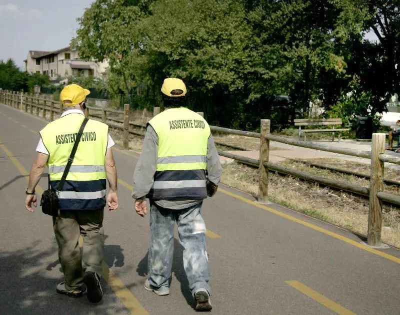 Ladro libero e vigilantes in cella. Il paese si ribella: «Non è giusto»