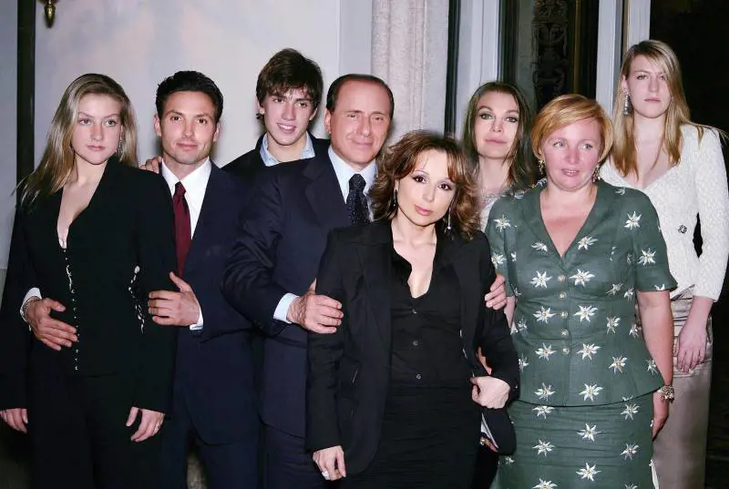 «Pace Silvio-Veronica, ma il divorzio va avanti»