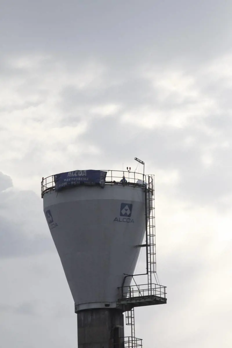 Alcoa, falso l'ordigno trovato sotto un traliccio