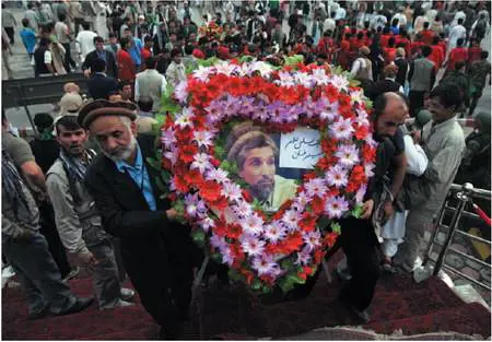 Strage a Kabul, la morte arriva in bici