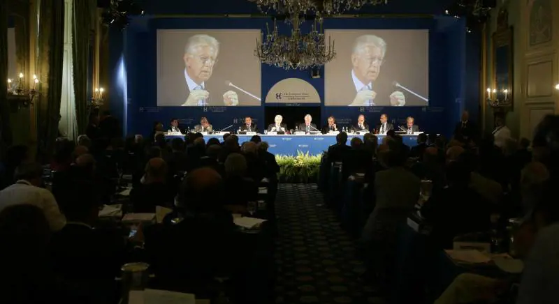 Tutti servi di Monti