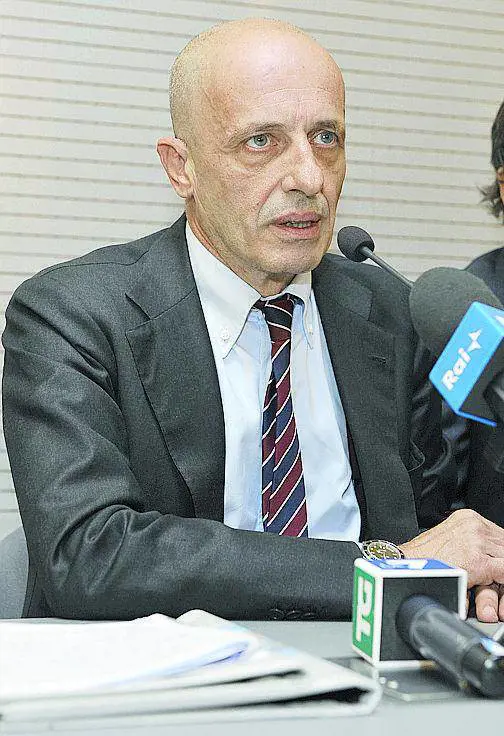 Macché salva-Sallusti: è solo una pagliacciata