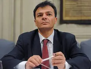 Fassina: "Rottamare l'agenda Monti". Bufera nel Pd. Letta: "Ha passato il segno"