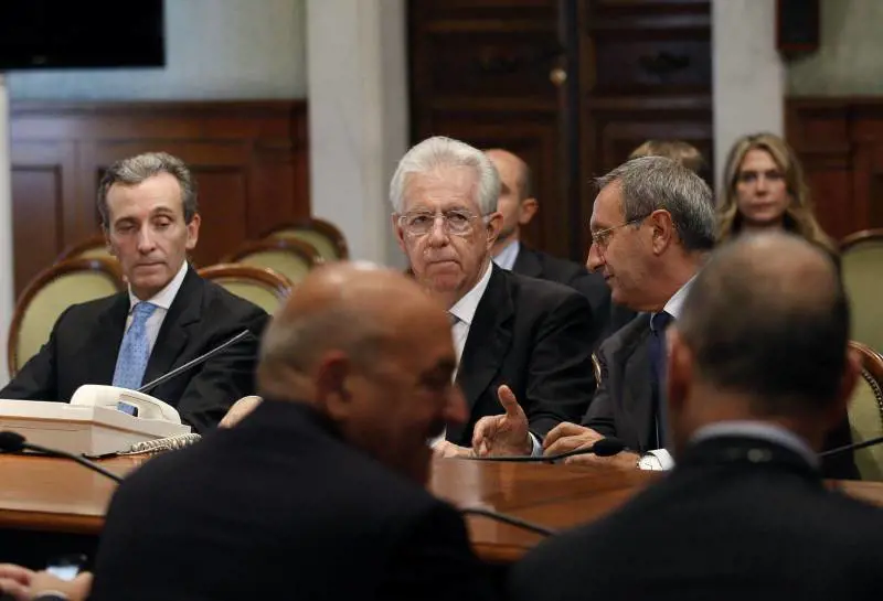 Il ministro Grilli: "Per la crescita bisogna ancora sudare"