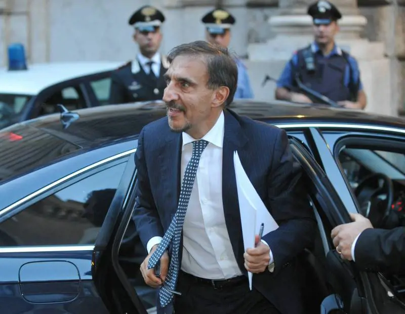 Gli ex An contano i loro voti tra sogni di gloria e incubo 4% 