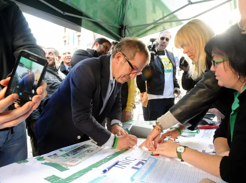 Le scuse tardive di Maroni: "Mai un giornalista in galera"