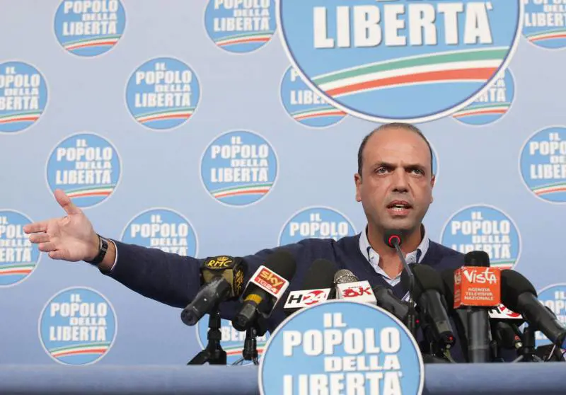 Alfano: "Confermo le primarie per il 16 dicembre. E mi candido"