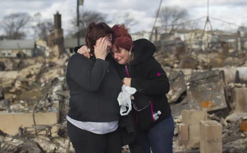Il vento di Sandy gonfia le vele di Obama