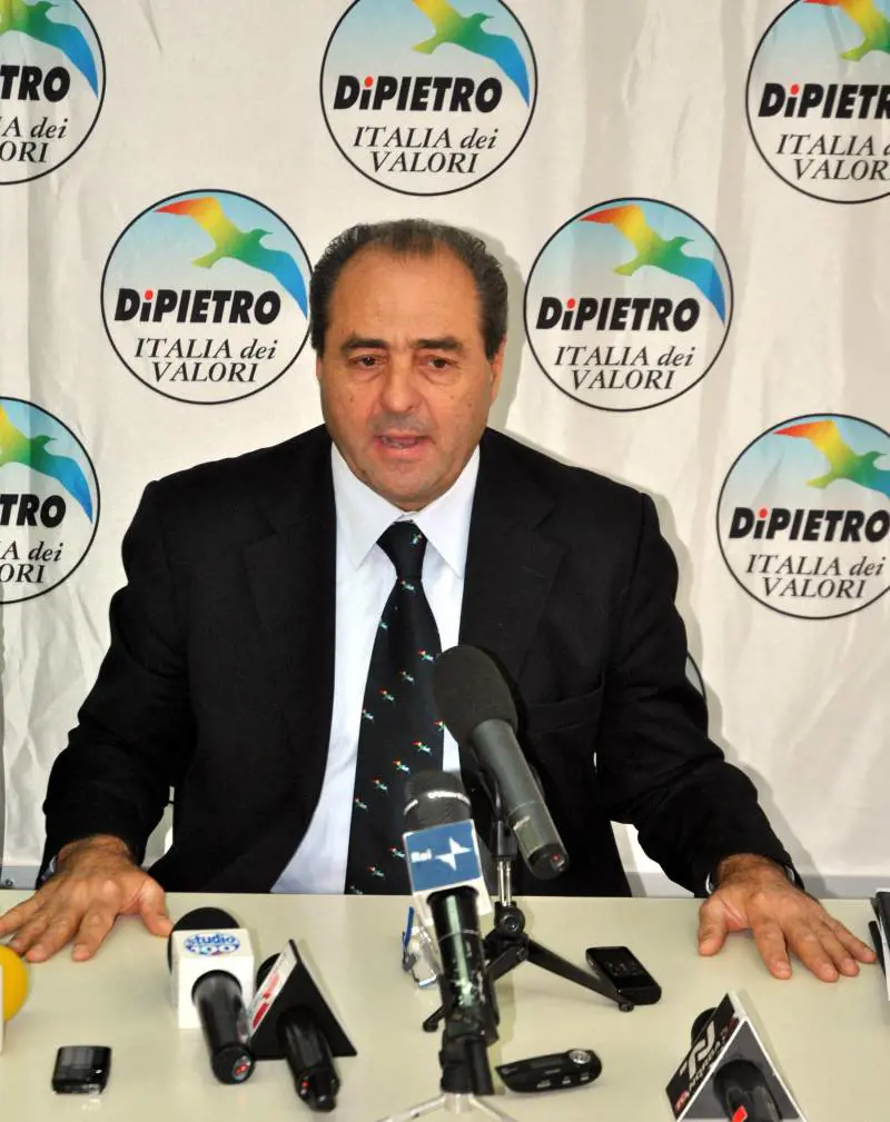 Gabanelli inchioda Tonino: mostri le carte sui conti Idv