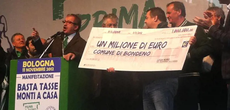 Maroni scopre le carte: minaccia l'Aventino e rispolvera la Padania