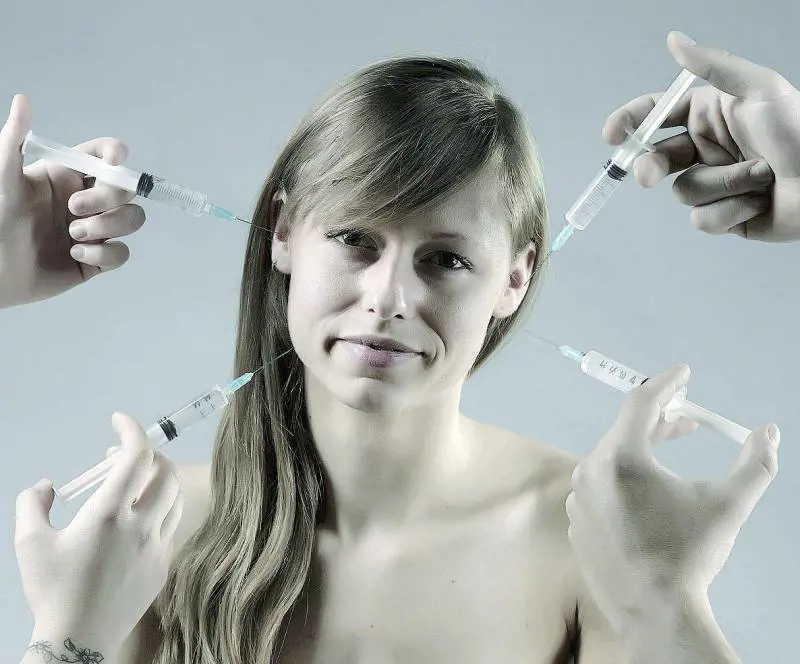 Cellulite al Sud, rughe a Nord Pure il ritocchino divide l'Italia 