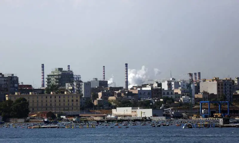 Ilva, indagati sindaco di Taranto e segretario ex arcivescovo