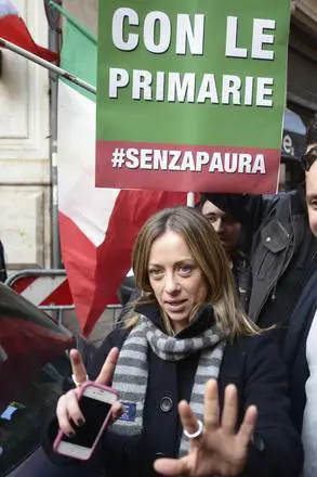 Asse Meloni-Crosetto-Cattaneo: ecco gli irriducibili delle primarie